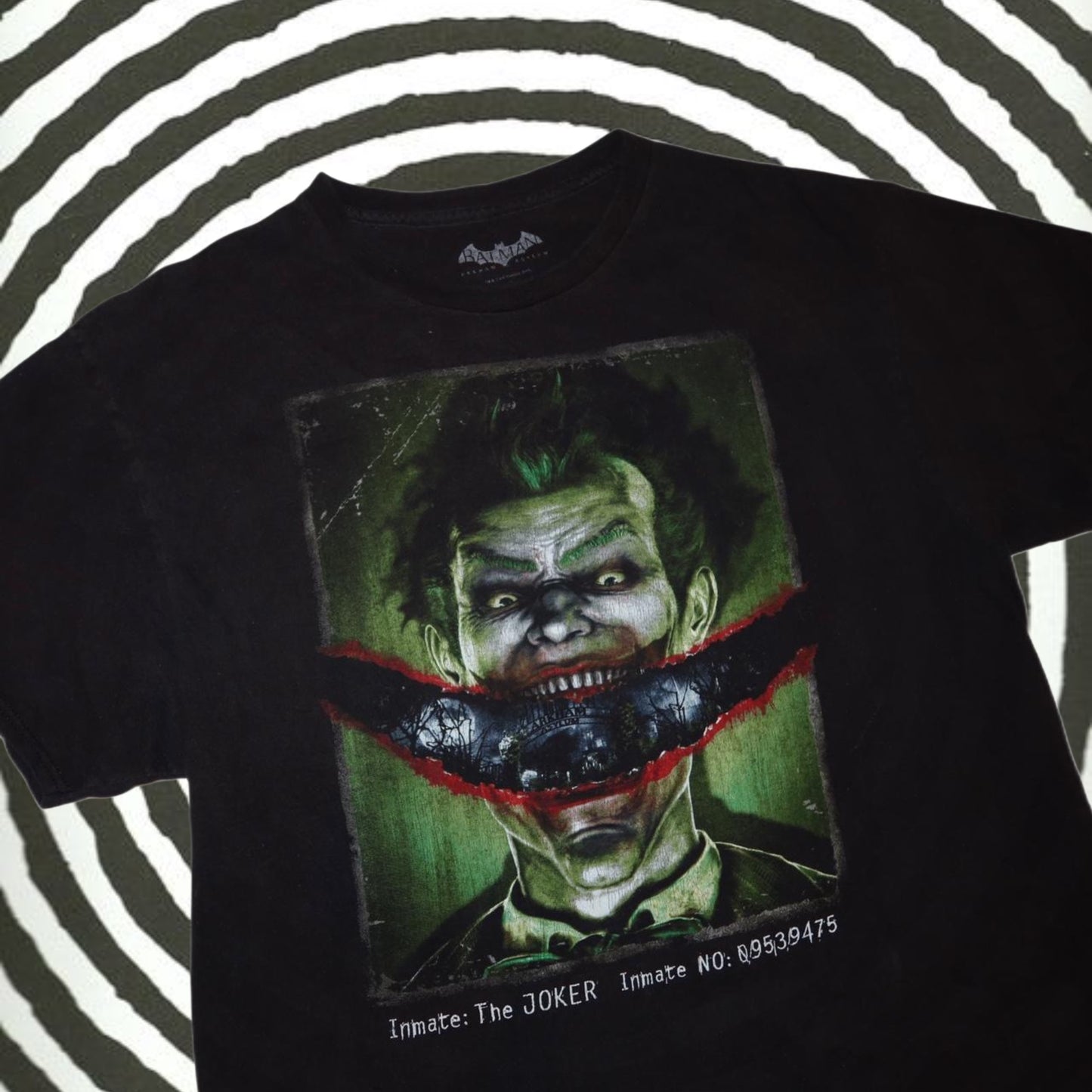 Batman Arkham Asylum Joker/ Inmate: The Joker T-Shirt -XL